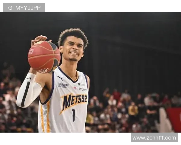 文班亚马场均20103帽表现抢眼新秀奖争夺战已无悬念