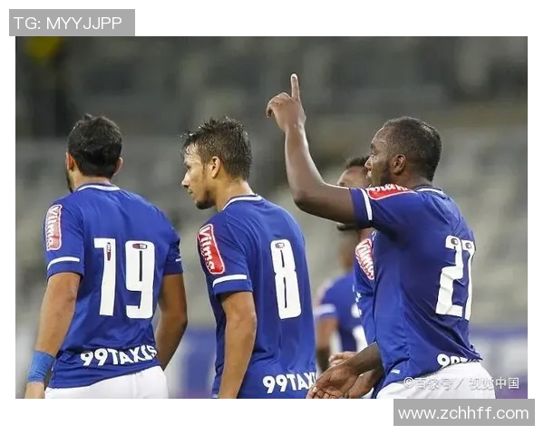 克鲁塞罗与拉腊的精彩对决揭示巴西足球的魅力与激情 克鲁塞罗与拉腊的精彩对决揭示巴西足球的魅力与激情